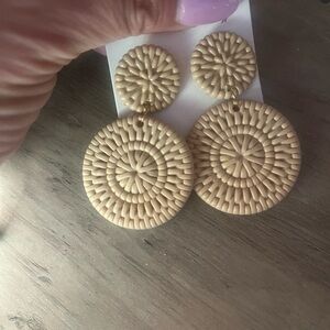 ✨Textured Circular Earrings✨